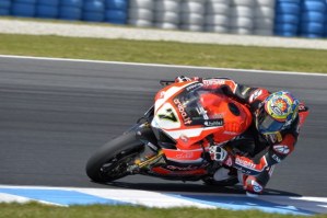 ducati-superbike-giugliano-davies-test-02