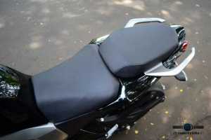 yamaha-fz-fi-review-seat