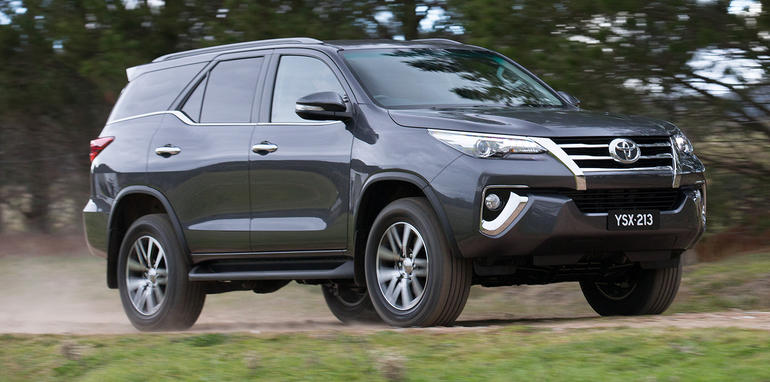 2016_toyota_fortuner_global-reveal_australia_10.jpg image
