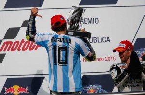 MotoGP_Argentina_2015_Rossi_Maradona-640x420_c