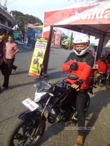 kaki menjejak bebas ke tanah