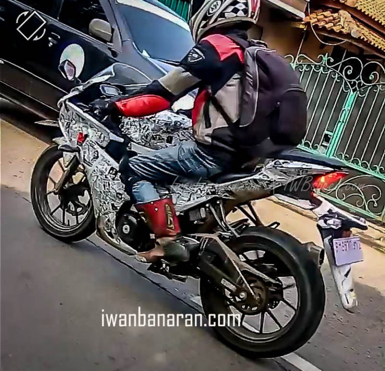 suzuki-gsx150r-2017-1.jpg image