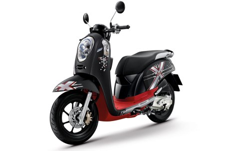 honda-scoopy-i-club12-2013-37