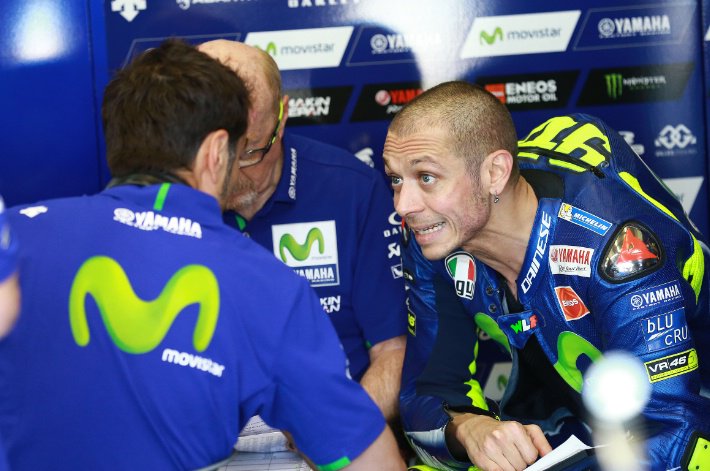Rossi tak Beralibi, Ban Depan Yamaha-nya Benar-benar Hancur…!!!