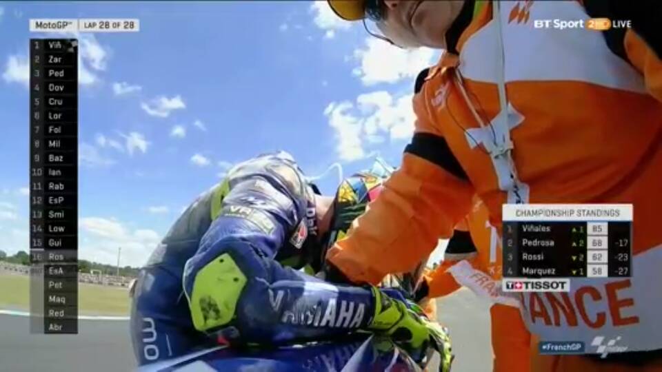 Tersungkurnya Rossi di Last Lap MotoGP Le Mans antarkan Vinales Juara serta Berkah bagi&nbsp;Pedrosa
