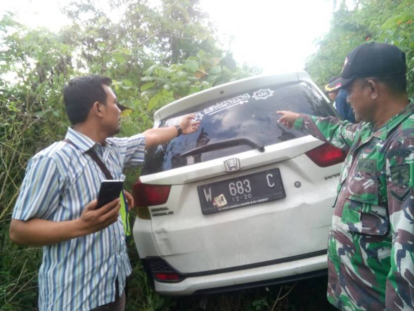 Mobilio masuk hutan