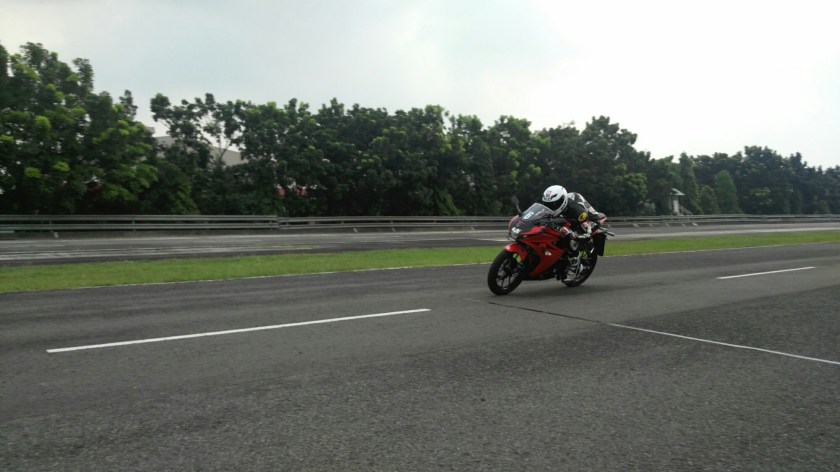 Suzuki GSX-R150 digeber di Bridgestone