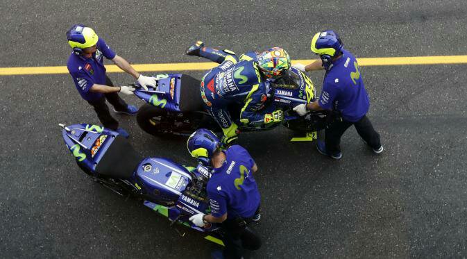 MotoGP akan Gunakan “Lollipop Man” Demi Keamanan Pembalap di&nbsp;Pit