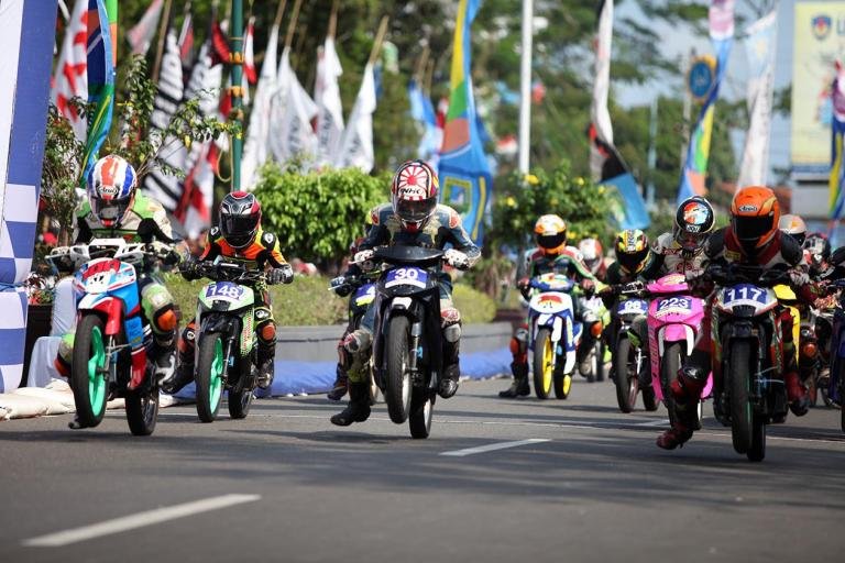 Yamaha Cup Race 2017 Putaran 2 Sambangi Kota Kediri 21-22 Oktober. Bina Bakat Muda Melalui Prestasi 