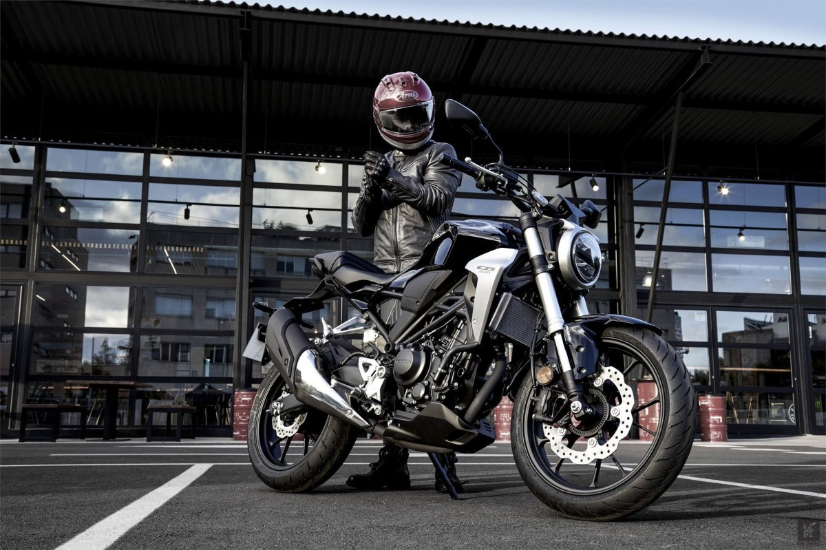 Honda CB300R Meluncur di EICMA 2017. Kental Aura Neo Cafe Racer, Berikut&nbsp;Spesifikasinya