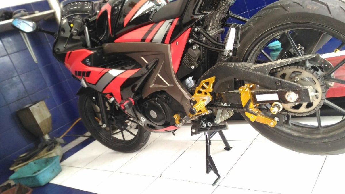Pasang Standar Tengah di Suzuki GSX-R150? Bisa… Berikut Estimasi&nbsp;Biayanya