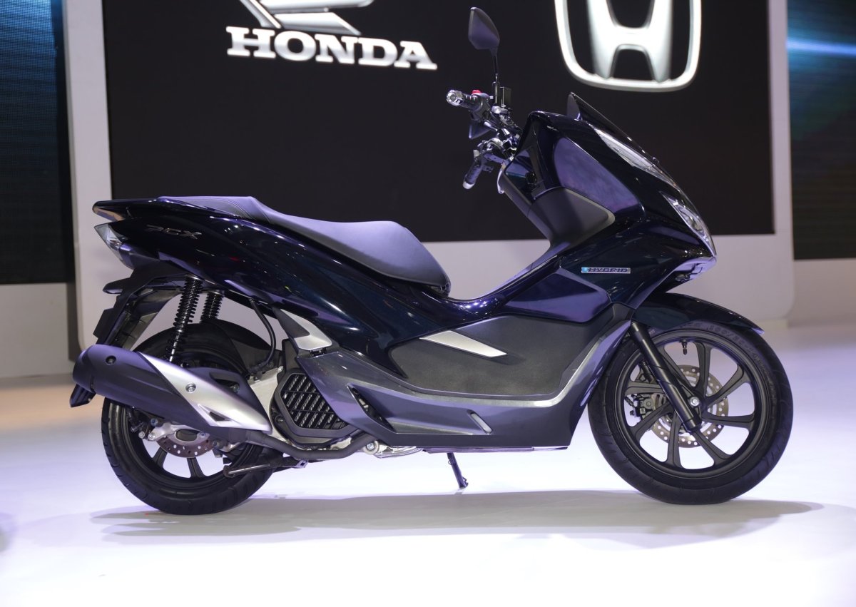 Honda Hadirkan PCX Hybrid. Canggih dengan Riding Mode dan Berbagai Fitur Unggulan. Berikut Harga dan&nbsp;Spesifikasinya