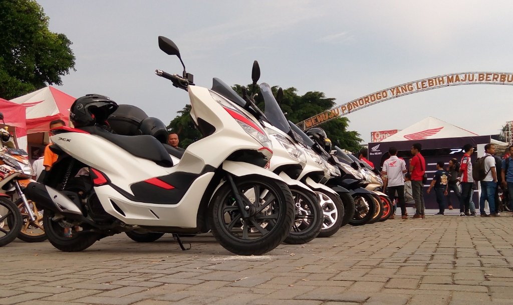 Launching All New Honda PCX150 di Ponorogo dipenuhi Riuh Sesak Pecinta Honda. Indikasi PCX diterima dengan&nbsp;Apik?