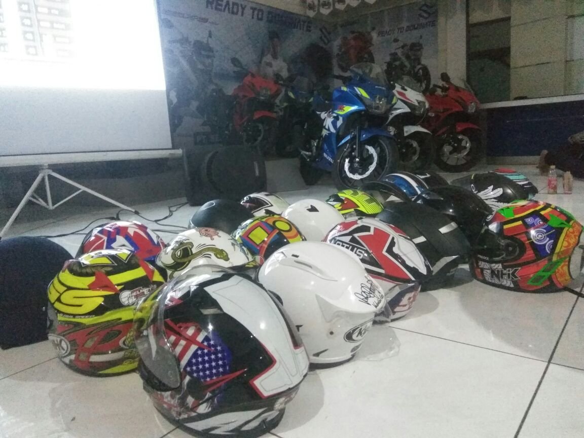 Keseruan Nobar MotoGP Jerez Helmet Lovers Madiun. Perbedaan bukan Halangan&nbsp;Cak!
