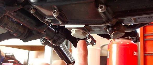 Jangan Malu Tanya ke Mekanik, Sudah Ngencengin Baut Tap Oli apa Belum. Daripada Begini&nbsp;Jadinya