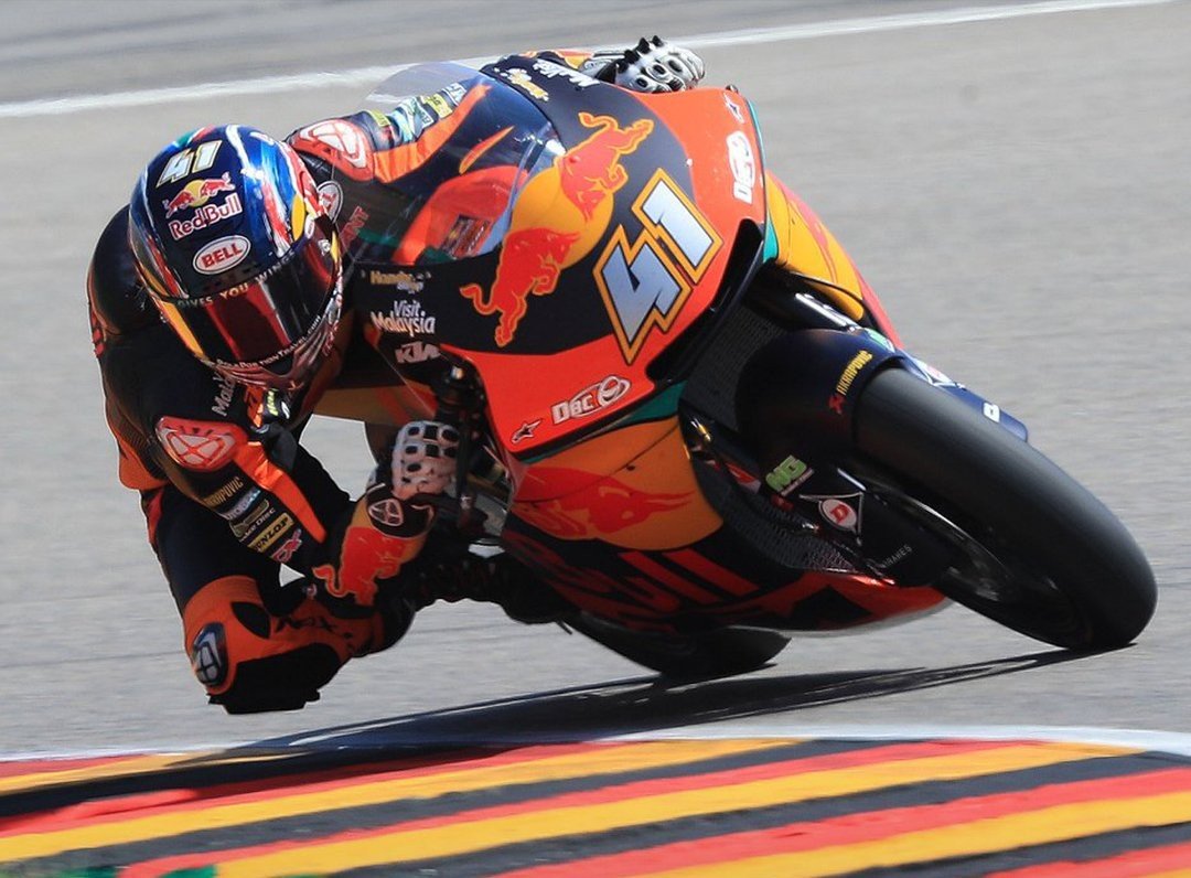 Kemenangan Pertama Binder, sekaligus Podium buat Mir dan Marini, Adik&nbsp;Rossi