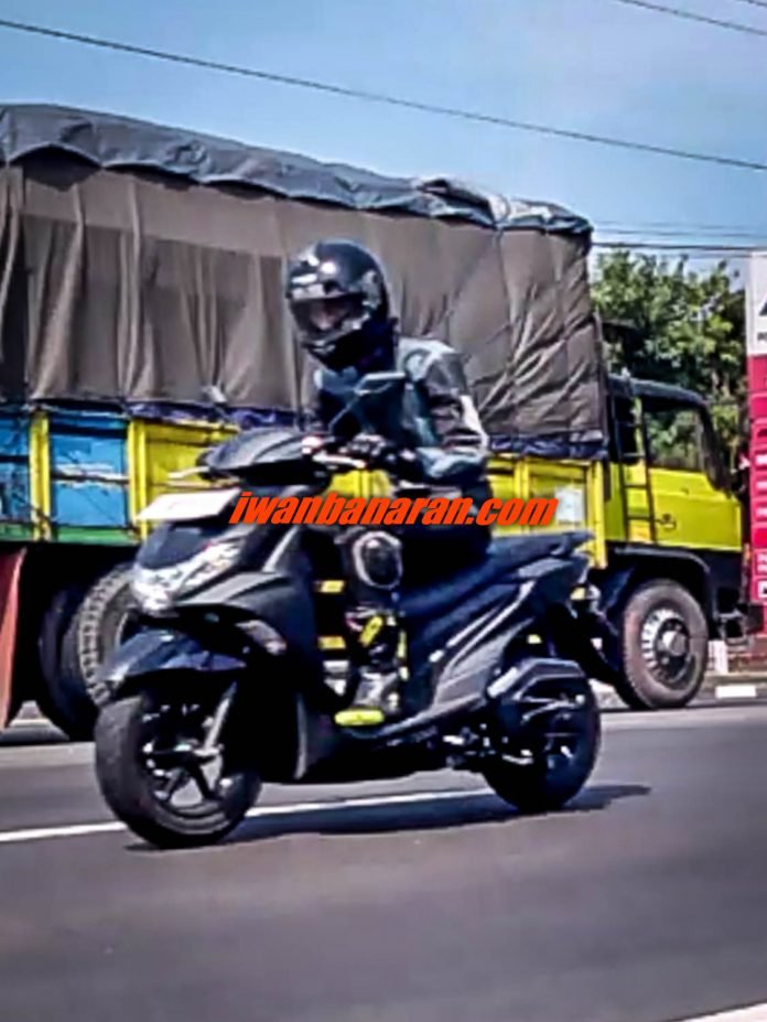 Sesosok Matic Misterius Yamaha berkaki Bantet Kejepret Kamera. Inikah Soult GT&nbsp;Facelift?
